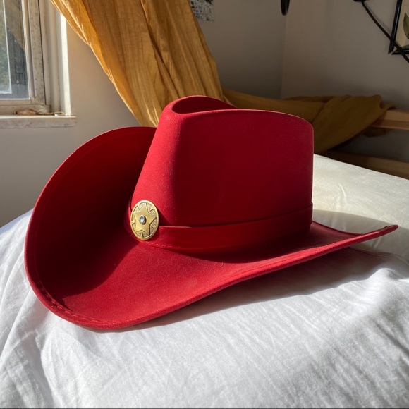 cowboy hat & boots ! yeehaw ladies 🤠 - Picture 2 of 3